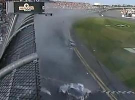 Espectacular accidente en la NASCAR (vídeo)