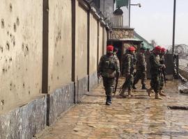 8 civiles muertos y 15 soldados heridos en Afganistán tras un atentado talibán