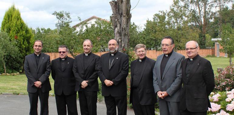 Monseñor Sanz Montes nombra nuevo Consejo Episcopal