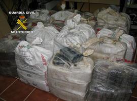 La Guardia Civil interviene 590 kilos de cocaína en un velero