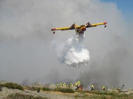 El Ministerio  apoya a la Comunidad Valenciana en la extinción del incendio de Barx 