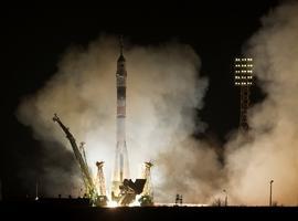 La Soyuz se acopla a la ISS tras un viaje récord de menos de seis horas