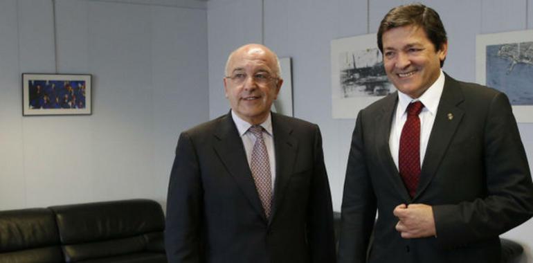 Javier Fernández pide a Almunia el indulto a los astilleros por el tax lease de 2011
