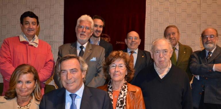Álvaro Muñiz, nuevo presidente del Ateneo Jovellanos, conLuis Rubio y Luis Tejuca vicepresidentes