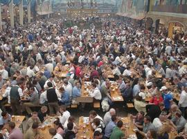 Comienza el Oktoberfest Gijón, la fiestona cervecera más grande de España