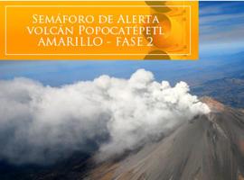 El volcán Popocatépetl emite una columna de gases y cenizas de hasta 3.5 km de altura