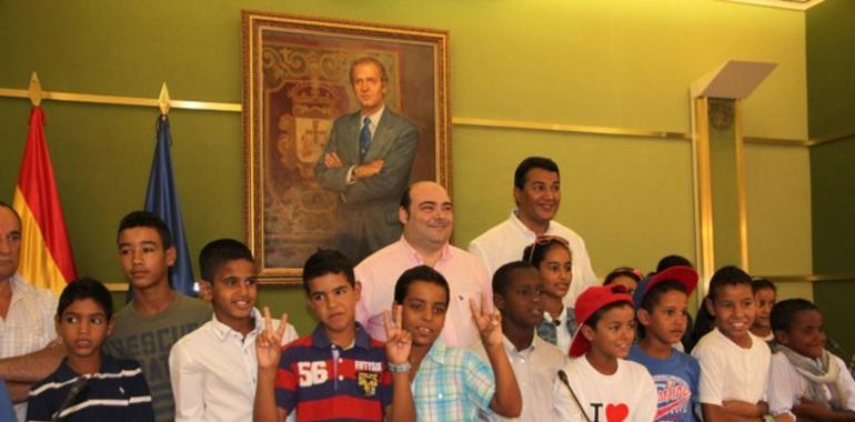 Niños saharauis en Oviedo con Vacaciones en paz 