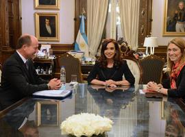 Agco anunció a la Presidenta su primera fábrica de tractores y motores argentinos