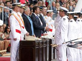 Entrega de los Reales Despachos de la Escuela Naval de Marín, presidida por los Príncipes de Asturias