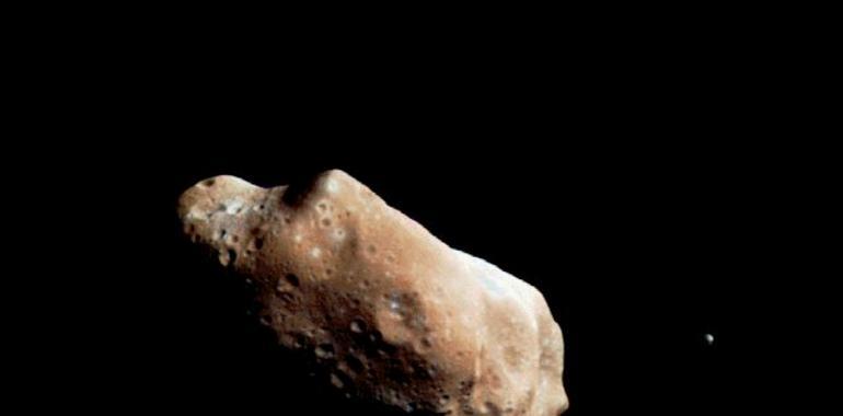 ¿El asteroide Vesta tiene una luna 