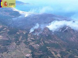 El Estado refuerza con medios aéreos y especialistas la lucha contra los incendios en Galicia