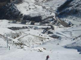 Asturias y León acuerdan comercializar paquetes conjuntos de las estaciones de esquí