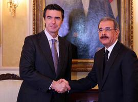 Ministro Soria plantea a presidente Medina \inquietudes\ sobre empresas españolas en Dominicana