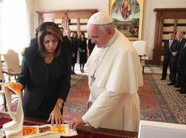 La trata de seres humanos y el cambio climático en el encuentro del Papa con la presidenta Chinchilla