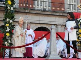 Ana Botella pide por las víctimas del terrorismo y la unidad de la Nación a la Virgen de la Almudena