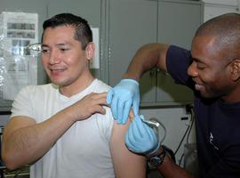 La vacuna escontra la tuberculosis supera les prebes n’humanos
