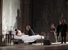 La Traviata ruempe’l tabú y torna a la Scala de Milán