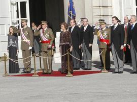 Don Juan Carlos preside la celebración de la Pascua Militar en el Palacio Real