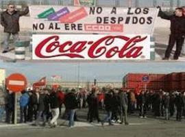Arias Cañete se compromete a mediar en Coca-Cola para buscar una salida \"justa\" al ERE
