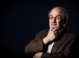 Cúmplense 25 años de la fatua a Salman Rushdie