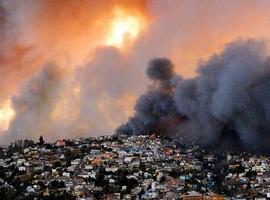 Valparaíso lucha contra los efectos del devastador incendio que deja 10.000 evacuados