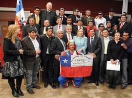 El rescate de los 33 mineros chilenos \cambió al mundo entero\, dice el presidente Sebastián Piñera