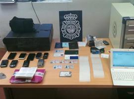 Cinco detenidos por estafar  a empresas de telefonía con documentos falsificados 