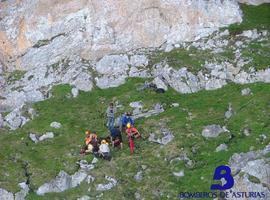 Un montañero resulta herido de consideración tras una caída en la cara oeste del Urriellu