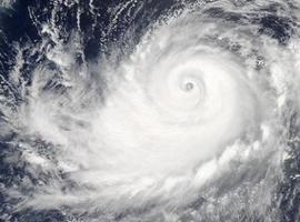 Alerta de evacuación a 500.000 japoneses por el tifón Halong