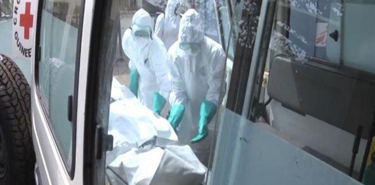 El médicu con ébola tratáu nEEUU recibe lalta, tres alministrase-y ZMapp