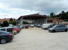 El Ayuntamiento de Llanes acondiciona un aparcamiento para setenta vehículos en el centro de Nueva