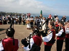 Tapia rinde homenaje a las gentes del mar