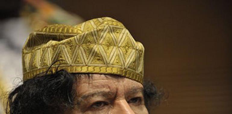 Intensos combates en Trípoli, con Gadafi huido y dos de sus hijos detenidos por los rebeldes
