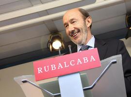 Rubalcaba propone sustituir las diputaciones por consejos de alcaldes, con un ahorro de 1.000 millones 