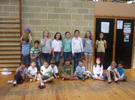 Cien niños disfrutaron del Campamento Urbano de Llanes