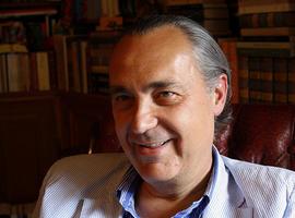 Luis Alberto de Cuenca cerrará mañana las ‘Veladas poéticas’ de la UIMP