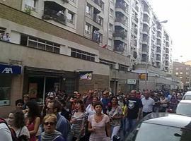 Cientos de \indignados\ marchan de Ferraz a Génova contra la reforma constitucional