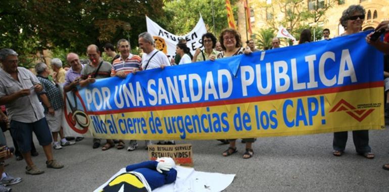 Protestas contra los recortes en sanidad en Catalunya 