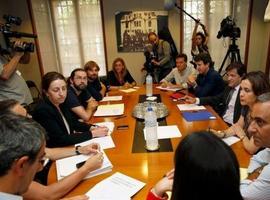 Javier Fernández ve las propuestas de Podemos para negociar a medio plazo