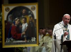 Francisco pide desde EE.UU. mayor protagonismo en la Iglesia para los laicos  