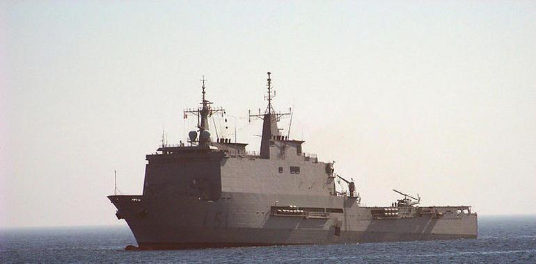 El buque Galicia libera a una rehén francesa y detiene a 7 piratas