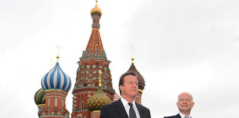 Prime Minister David Cameron visits Russia to boost trade