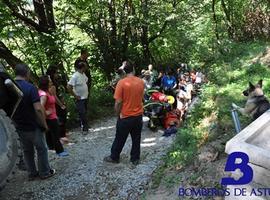 Efectivos de rescate buscan a un vecino desaparecido en la Sierra de Ques, en Piloña