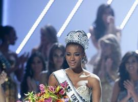 Una africana se alza con el cetro de Miss Universo 2011
