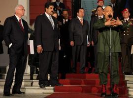Chávez: Gadafi está haciendo lo que hay que hacer: ¡resistir!