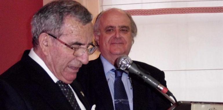 Emilio Serrano pregona la Universidad de la amistad en el homenaje a las Cofradías de La Ronda