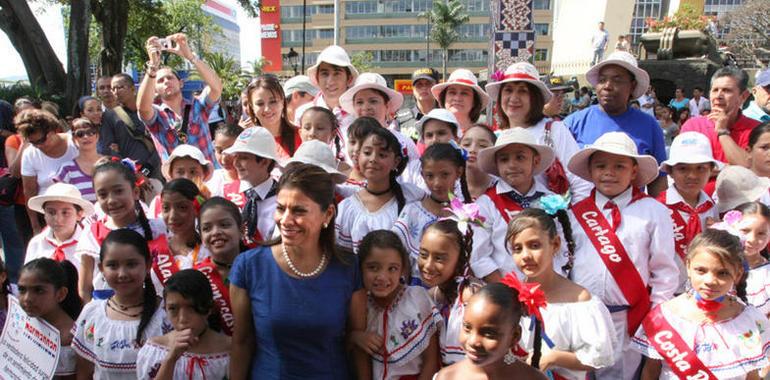 Chinchilla celebra los 190 años de independencia de Costa Rica