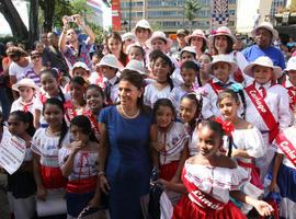 Chinchilla celebra los 190 años de independencia de Costa Rica