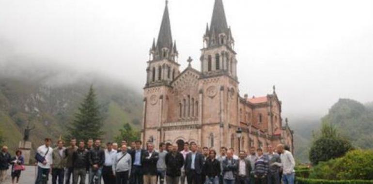 El Real Oviedo realizó la tradicional visita a Covadonga