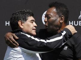 Maradona abre polémica en charla con Pelé: "Messi no tiene personalidad"  